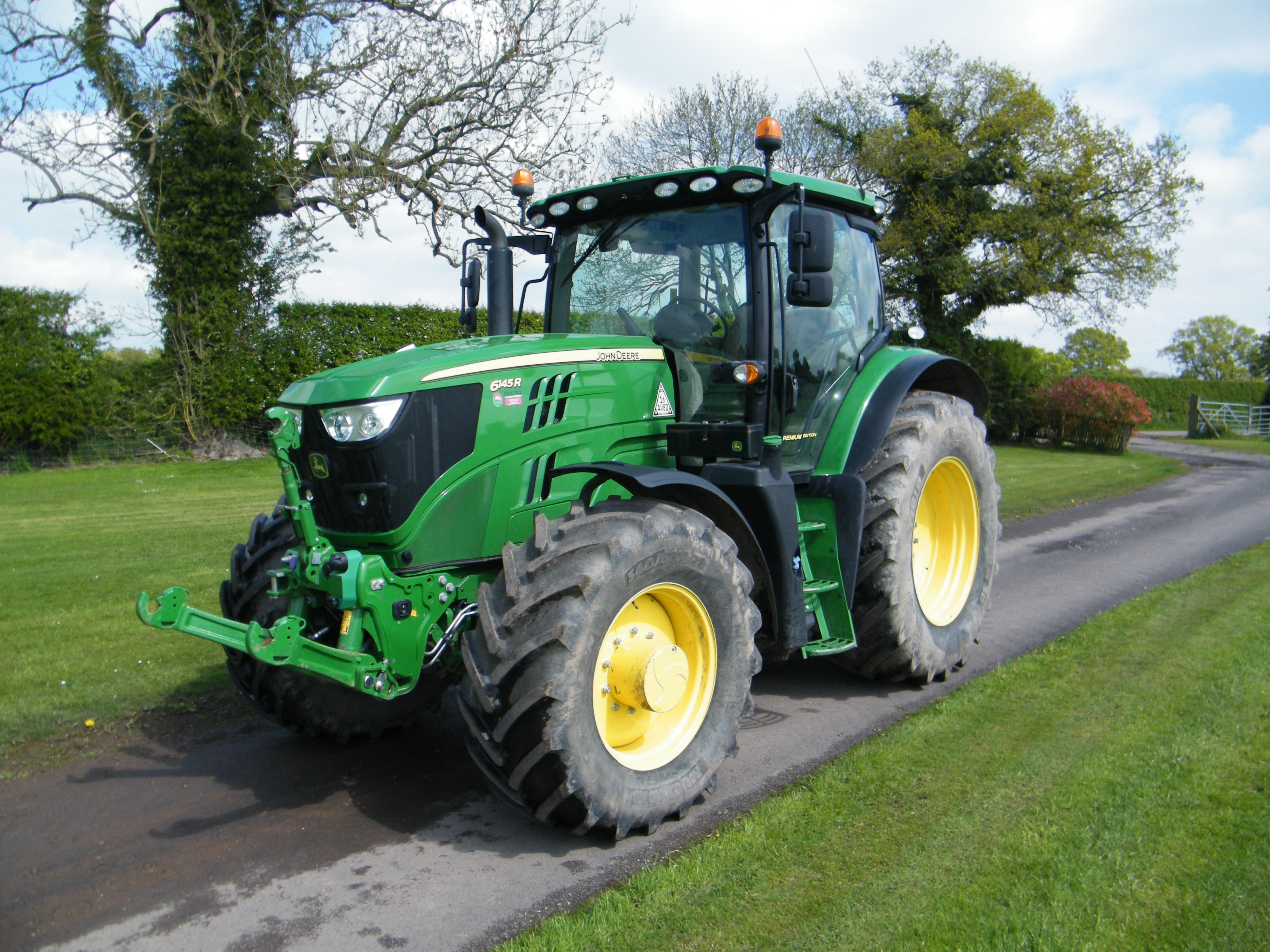 JOHN DEERE 6145R